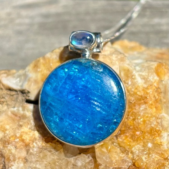Apatite & Moonstone Necklace - Picture 10 of 14
